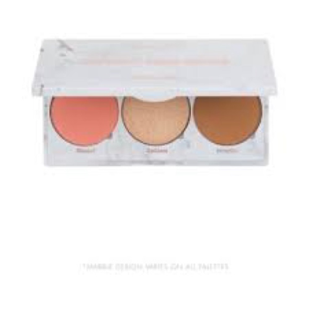 REALHER Ultimate Glow Trio Blush Highlight Contour Palette Compact